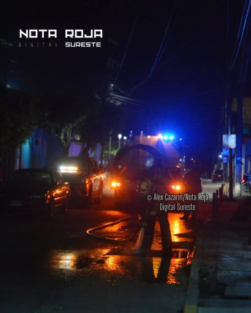 #NotaRoja #LasChoapas 
#GALERÍA 📸: Descartan fuga de gas en la colonia La Sabana; moviliza a cuerpos de emergencia en Las Choapas

*Cerca de las 18:00 horas, el aroma volvió a presentarse con mayor intensidad, lo que provocó un nuevo llamado a las autoridades.

https://www.facebook.com/share/p/1Ds1G6BaBT/