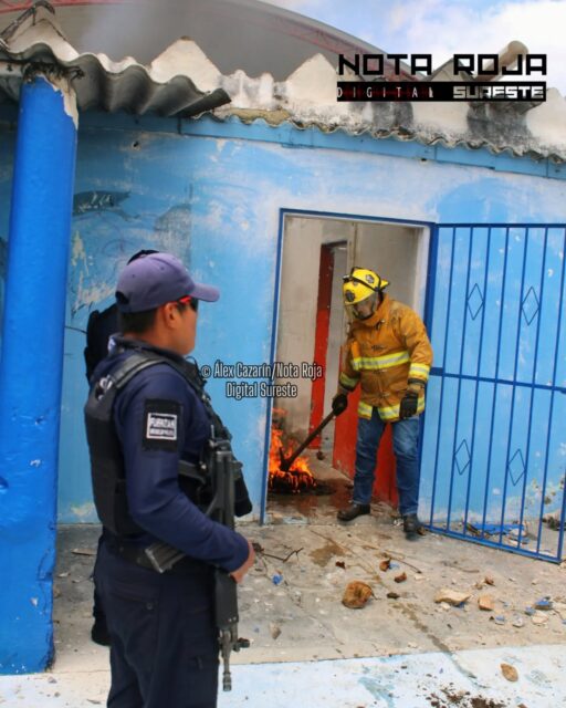 #NotaRoja #LasChoapas 
Conato de incendio en la colonia anáhuac; sujeto "alterado" provocó alarma

*El sujeto se encontraba en actitud errática y pronunciaba incoherencias. En medio de la confusión, aseguró que tenía problemas con su familia, ya que —según dijo— no le permitían construir su casa.

https://www.facebook.com/share/p/17AqmkDTHX/