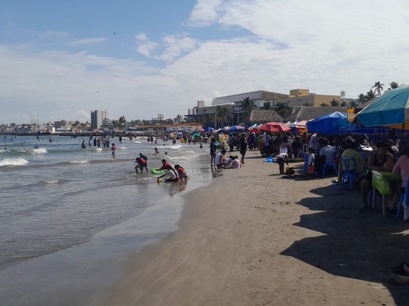 turistas-disfrutaron-de-las-vacaciones-de-semana-santa-en-playas-de-veracruz-721918