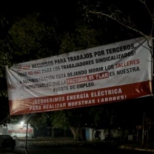 Contratos para los foráneos, migajas para los petroleros… Protestan sindicalizados de la Sección 26 de Las Choapas