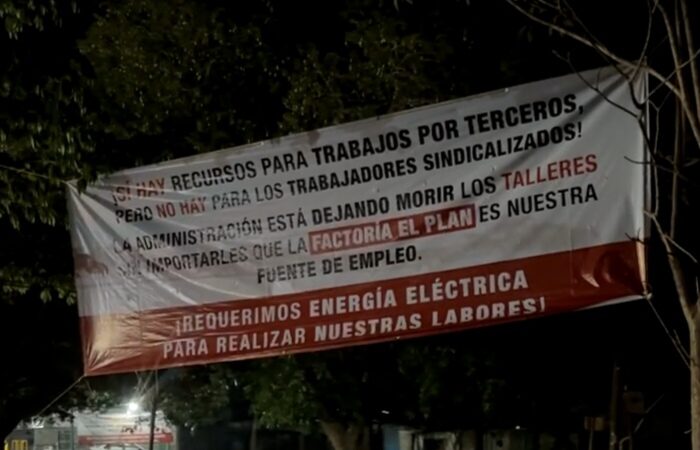 Contratos para los foráneos, migajas para los petroleros… Protestan sindicalizados de la Sección 26 de Las Choapas