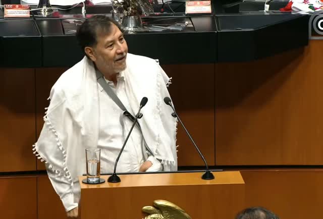-Respaldamos totalmente a #Andy López Beltrán.
- A ver, rompe tu visa
- Ahorita no puedo porque para romper la visa necesito dos manos y ahorita solo tengo una 🤡
