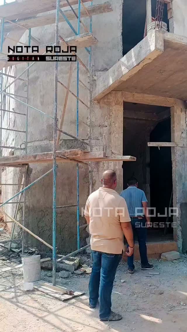 🚨🐄 SE REACTIVA LA OBRA DEL NUEVO RASTRO DE LAS  CHOAPAS 

✅ Tras la intervención y gestiones del alcalde Jesús Uribe Esquivel, este miércoles se alcanzó un acuerdo con SIOP, SEDARPA, ganaderos, introductores y carniceros.

🏗️ La obra continuará, pero con un nuevo contratista**, luego del conflicto que llevó a detener los trabajos por el fuerte retraso que presenta la construcción.

📅 Debía entregarse desde junio y actualmente no alcanza ni el 50% de avance.

👀 En este video te contamos qué pasó, por qué pararon la obra y cuáles fueron los acuerdos alcanzados.

▶️ Dale play.

#NotaRoja #LasChoapas #JesúsUribe #RastroMunicipal #HechosNoPalabras