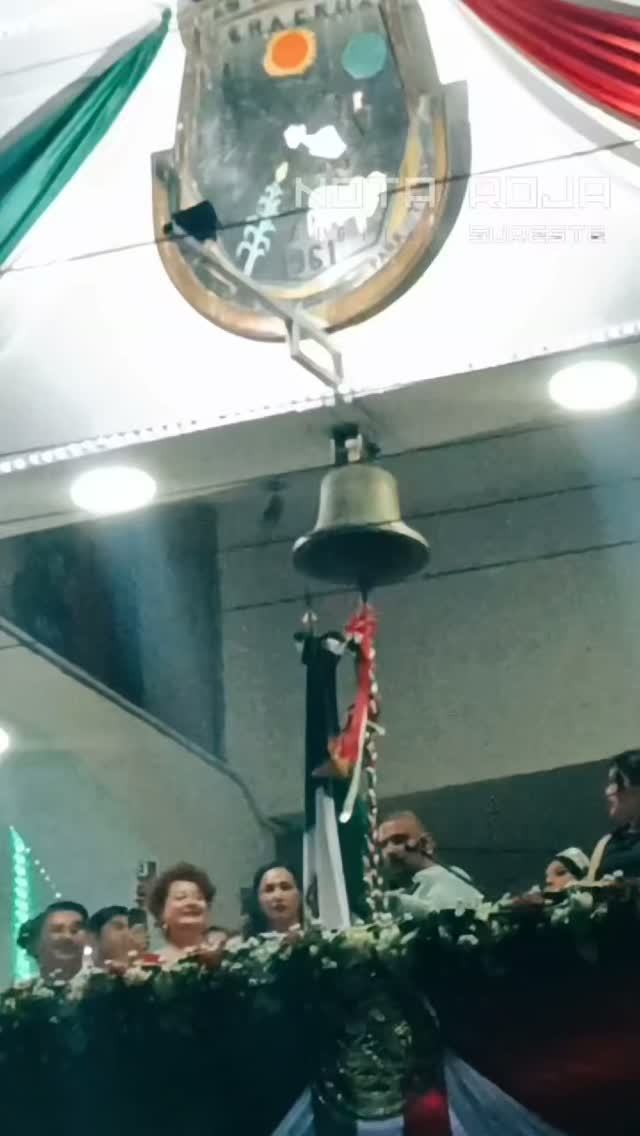 🇲🇽🎆 ¡Así se vivió el primer Grito de Independencia encabezado por Jesús “Chucho” Uribe Esquivel como alcalde de Las Choapas!

Una noche de fiesta, tradición y orgullo mexicano, con una Plaza Juárez llena de familias que se sumaron a la celebración del 215 aniversario del inicio de la Independencia de México. 🇲🇽🔥

🎥 Revive aquí uno de los momentos más importantes de la noche.

#LasChoapas #GritoDeIndependencia #ChuchoUribe #VivaMéxico #FiestasPatrias