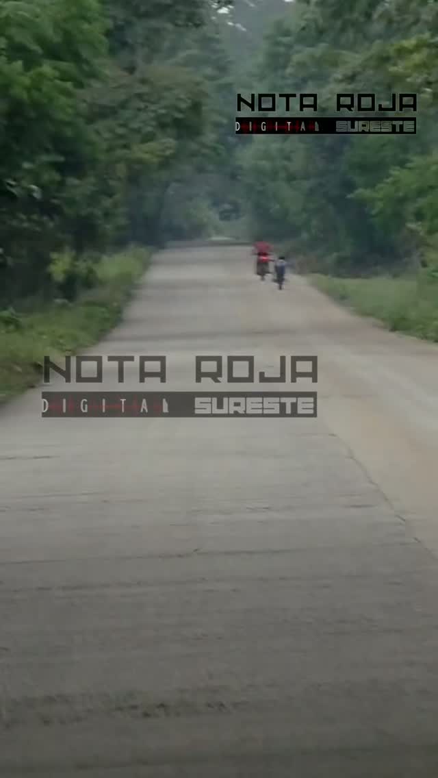 #NotaRoja #Uxpanapa 
⚠️🏍️ UNA CARRERA QUE TERMINÓ EN MUERTE

*Sucedió en una zona rural de Uxpanapa, cerca de Las Choapas.

*Los menores no dimensionan el riesgo. Para ellos puede ser juego, adrenalina, reto o una forma de impresionar a los amigos. Sin embargo, cuando algo sale mal, son los padres quienes reciben la llamada, quienes corren al lugar y quienes terminan enfrentando una escena que ningún padre debería vivir.

Álex Cazarín 
Uxpanapa.— Un par de jovenes motociclistas realizaba carreras en un tramo recto y uno de ellos terminó perdiendo la vida.

Este video no busca morbo ni señalar a quien ya no puede responder. Busca llegar a quienes todavía están a tiempo de evitar una tragedia: los padres.

Porque muchas veces los menores no dimensionan el riesgo. Para ellos puede ser juego, adrenalina, reto o una forma de impresionar a los amigos. Pero cuando algo sale mal, son los padres quienes reciben la llamada, quienes corren al lugar y quienes terminan enfrentando una escena que ningún padre debería vivir.

Una motocicleta no es un juguete. Una carretera tampoco es una pista.

Si sabes que tu hijo sale a correr motos, si conoces que participa en este tipo de retos o si simplemente prefieres no preguntar qué hace cuando sale de casa, este video también es para ti.

🚨 Hablar a tiempo, poner límites y evitar una carrera puede significar que tu hijo regrese vivo a casa.

Compartimos estas imágenes con un propósito: crear conciencia antes de que otra familia tenga que aprenderlo de la peor manera.